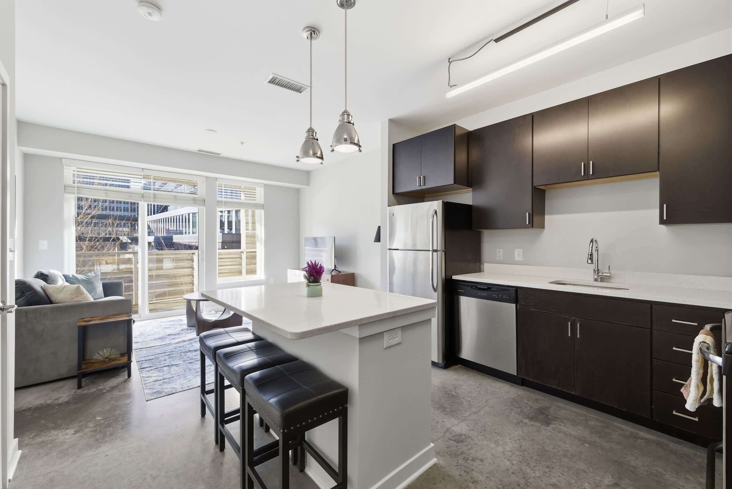 Appartement, 1 chambre | Cuisine privée | Réfrigérateur, four à micro-ondes, un four, surface de cuisson