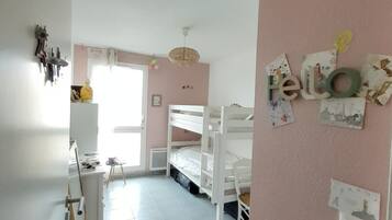 2 chambres, fer et planche Ă repasser, Wi-Fi, draps fournis