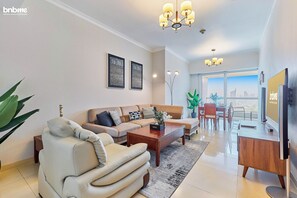 Deluxe-Apartment | Wohnzimmer | LED-Fernseher