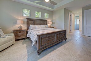 3 bedrooms, desk, iron/ironing board, free WiFi - Peaceful Landing | Canal View | Dock (Port Charlotte)