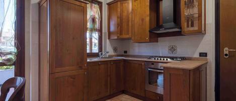 Refrigerador, horno, placa de cocina, lavavajillas