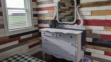 2 Schlafzimmer, Bügeleisen/Bügelbrett, Bettwäsche