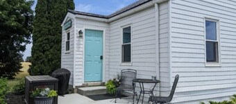 Retreat! 2 bedroom cottage!
Peaceful country setting
