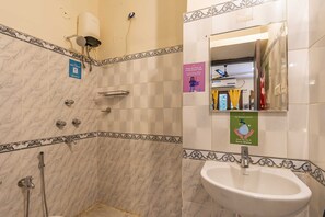 Superior 4 Bed Mixed Dorm (with balcony) | Bathroom | Shower, toilet paper - Zostel Visakhapatnam (Vizag) (Visakhapatnam)