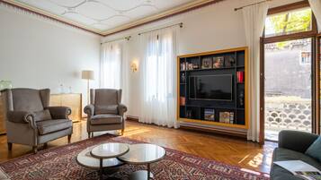 Televisión de pantalla plana