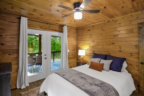 4 bedrooms, iron/ironing board, free WiFi, bed sheets - Modern Cabin + Hot Tub + Fire Pit + Game Room (Blue Ridge)