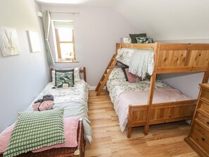 2 bedrooms, individually decorated, individually furnished, free WiFi