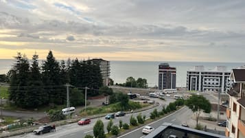 家庭公寓式客房 | 办公桌、笔记本电脑工作区、隔音、熨斗/熨衣板