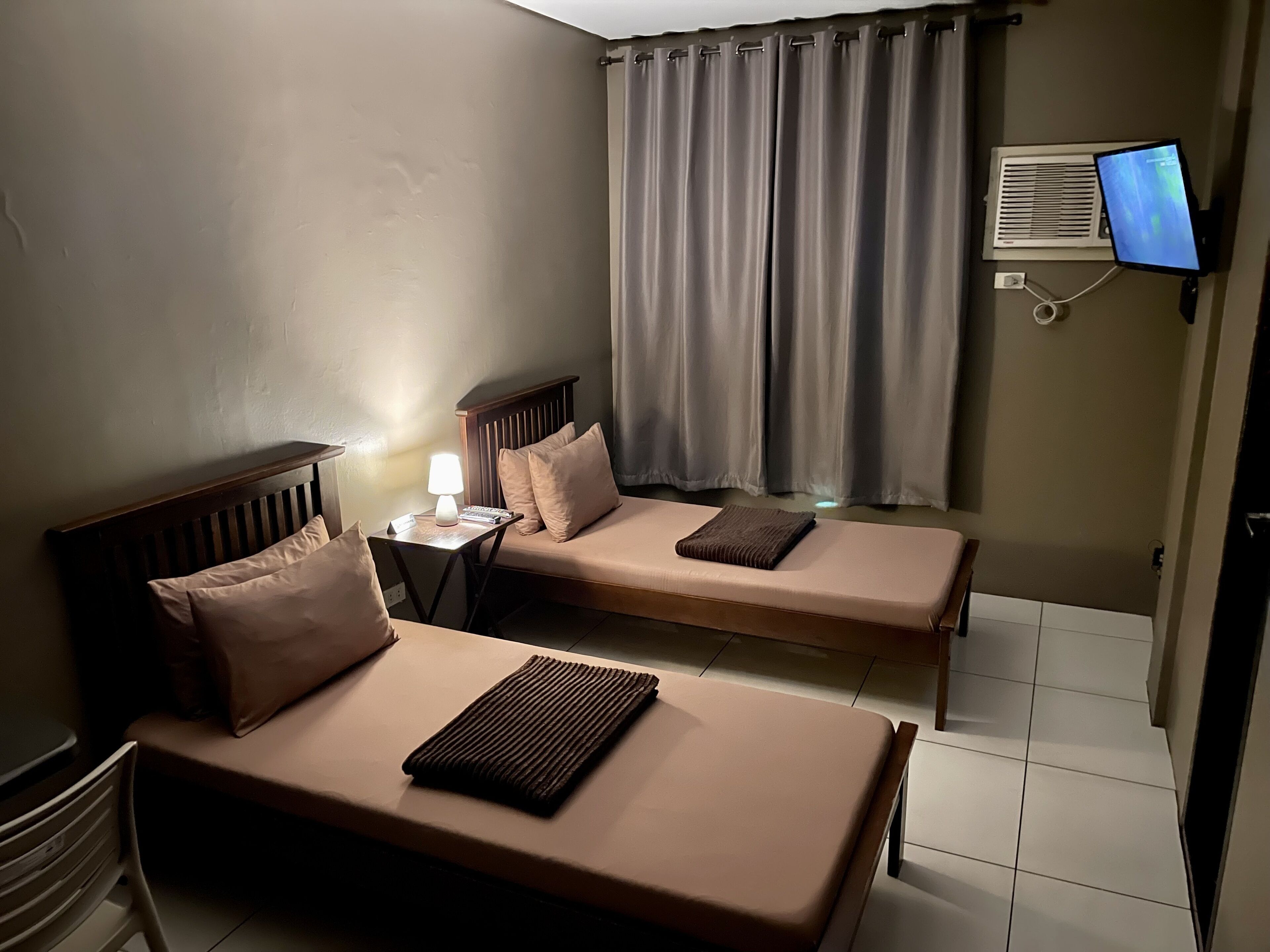 Foto - Inn De Avenida, Makati