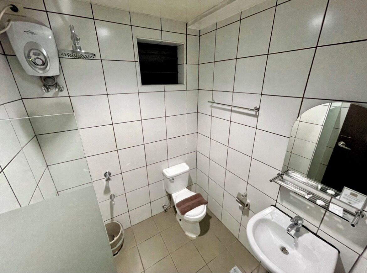 Foto - Inn De Avenida, Makati