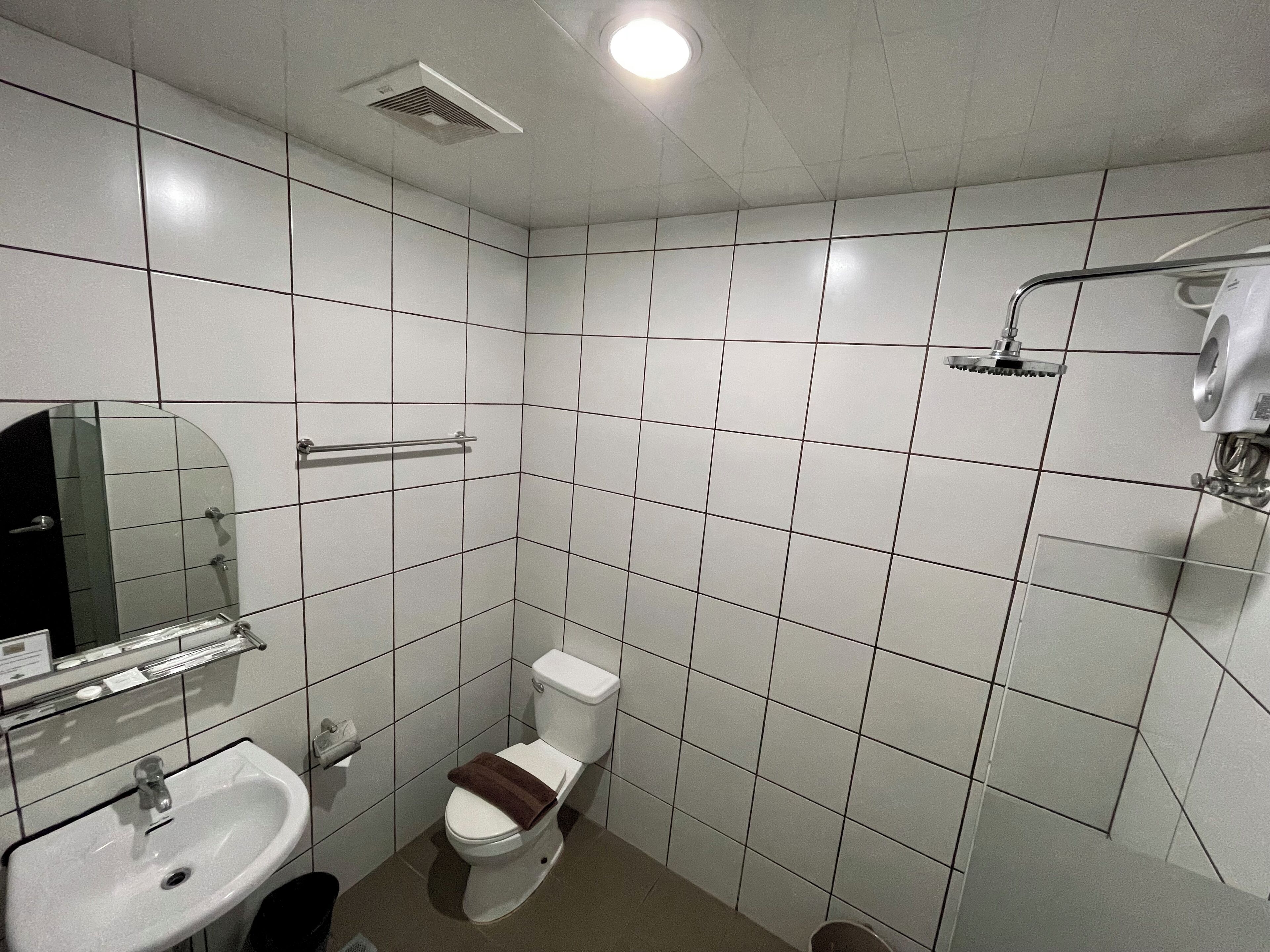 Foto - Inn De Avenida, Makati