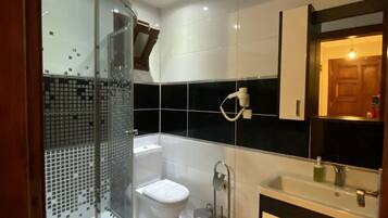 Comfort Apartment | Bathroom