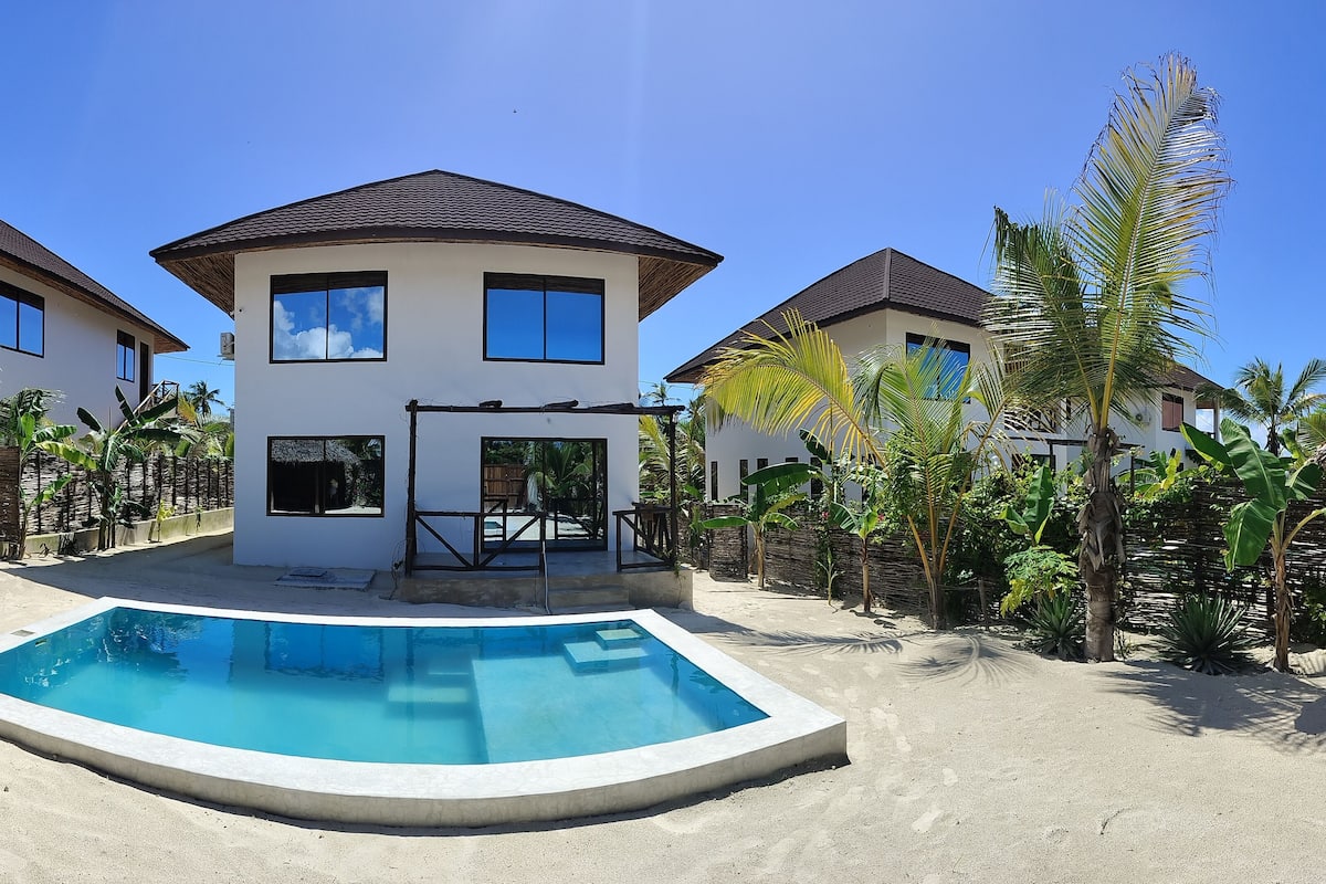 2 bedrooms, in-room safe, individually decorated, individually furnished
