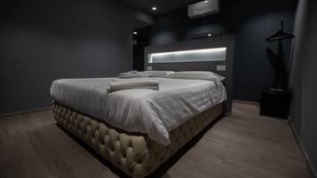 Chambre Double Deluxe, 1 trÚs grand lit, réfrigérateur, rez-de-chaussée