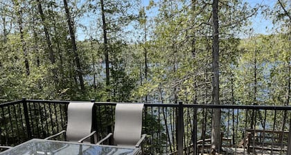 Cottage / Lake House - New - Beautiful views - Clean and comfortable