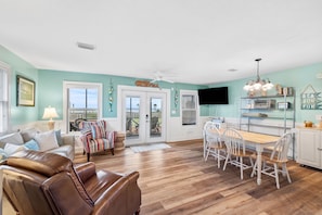 TV - Holiday Availabilty! Bay Font! North Cape! Dog-Friendly! (Port St Joe)