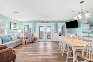 TV - Bay Font! North Cape! Dog-Friendly! Views! (Port St Joe)