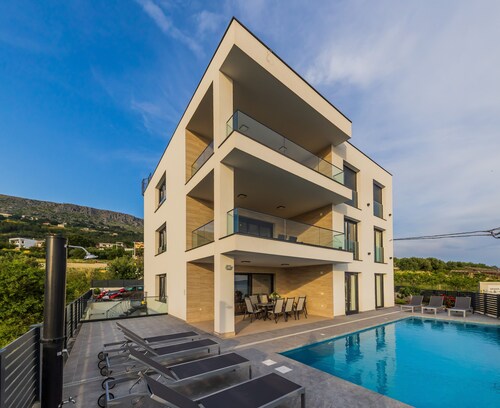 Luxury villa bellevue Podstrana 