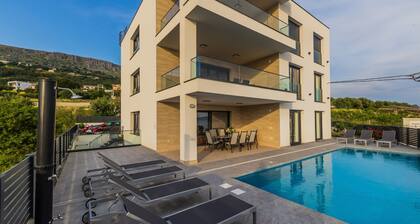 Luxury villa bellevue Podstrana