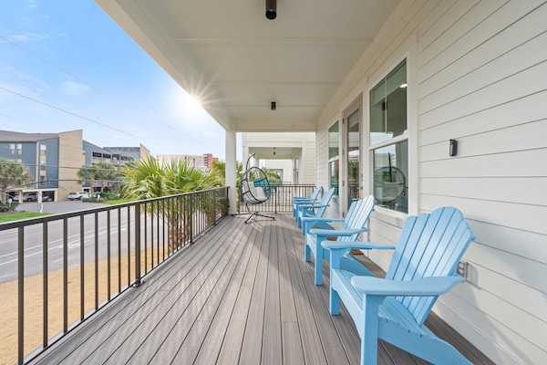 Welcome to Totally Beachin' at Pelican Place!