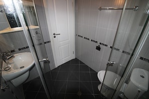 Dusche, Handtücher, Seife, Toilettenpapier