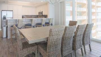Condo, 4 Bedrooms | Dining
