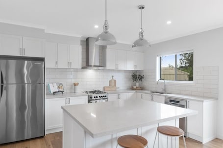 Fridge, microwave, oven, stovetop. Rosebud Lovely House 2 - Entire Stylish 4BR| 2 Story| Mornington Peninsula Home