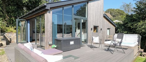 Sumarhús | Verönd/útipallur