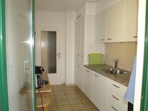 Kühlschrank, Herdplatte, Geschirrspüler