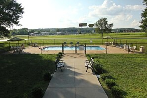 Pool - Baymont Inn And Suites By Wyndham Farmington Mo (Farmington)