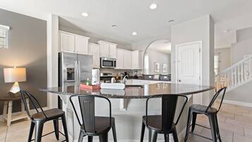 Villa, 5 Bedrooms | Private kitchen | Fridge, oven, coffee/tea maker, toaster