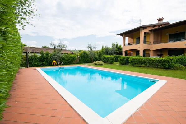 Piscina stagionale all'aperto