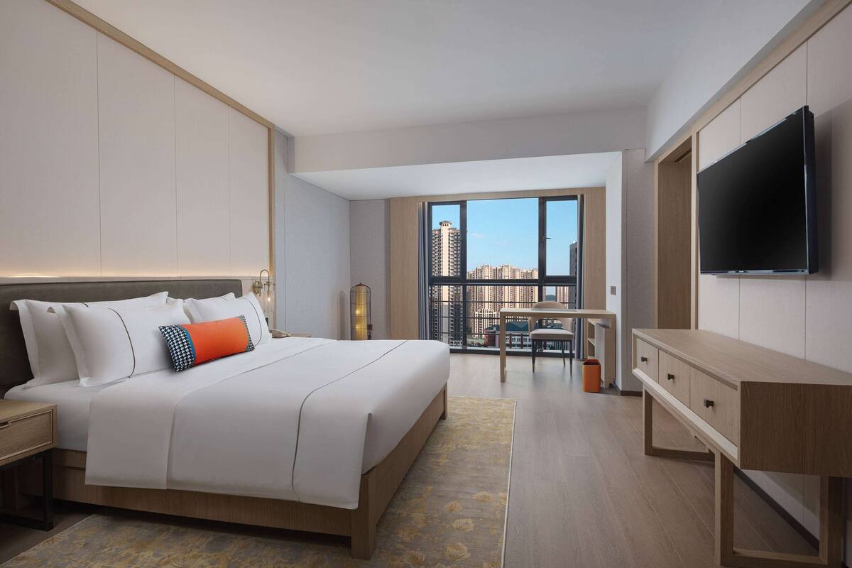 Executive Suite, 1 King Bed, Non Smoking