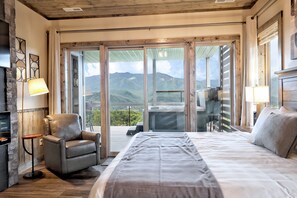 4 soverom, strykejern/-brett, reiseseng for barn og wi-fi (inkludert)