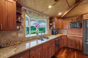 Fridge, microwave, oven, stovetop - Lola Hale, Spacious Upgraded Hawaiiana House, A/C and Hot Tub (Princeville)