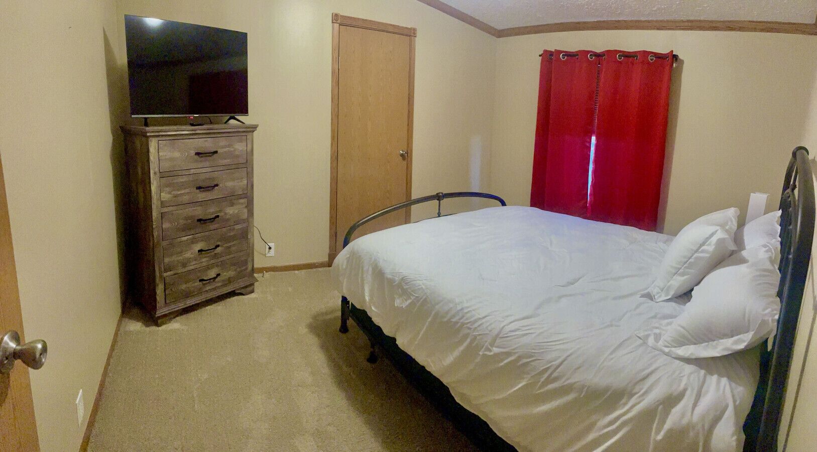 3 多间卧室、办公桌、熨斗/熨衣板、免费 WiFi