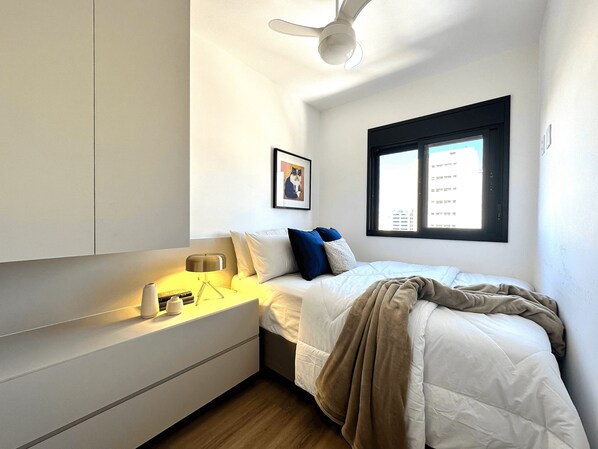 2 bedrooms, iron/ironing board, Internet, bed sheets