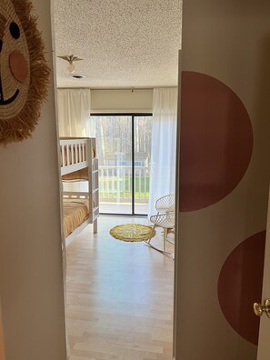 Room - Kent Island Luxary Home W/ Pool and walking distance from the beach (Stevensville)