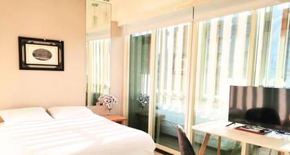 Luxury Balcony Ensuite âą Bright Room with Private Balconyâą1 Min to MRTèŒć„ąæäșźéœć°ć„æż