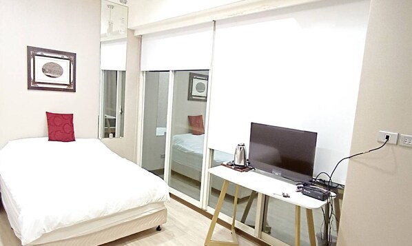 1 bedroom, iron/ironing board, free WiFi, bed sheets