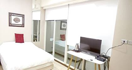【MRT Luxury Room with Big Window and Balcony】Monthly Stay