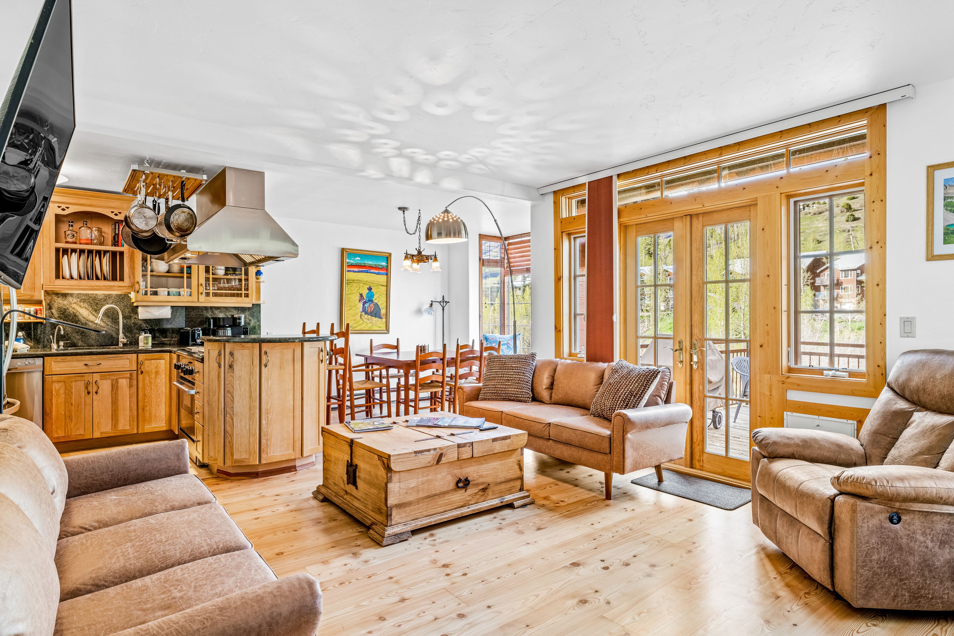 Breathtaking home with hot tub, fireplace, tennis court, grill, deck, & balcony