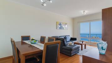 Apartment | 2 bedrooms, desk