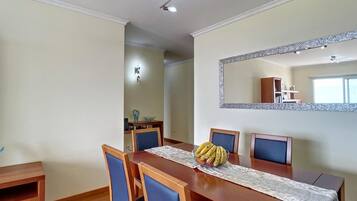 House | 2 bedrooms, desk