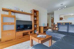 Hus | 2 sovrum och skrivbord