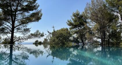 Entre vignes et pinĂšdes grande villa avec piscine et jacuzzi Ă 10 mins de la mer