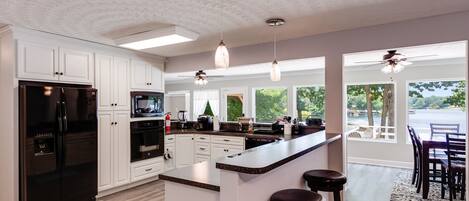 Fridge, dishwasher, coffee/tea maker, toaster