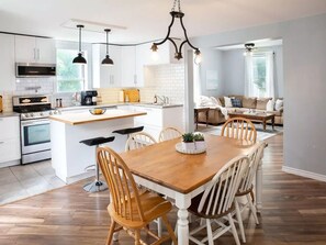 Fridge, microwave, oven, stovetop - Main Street Family Retreat, Walking Distance to Beach & Downtown. Pet Friendly! (Port Dover)