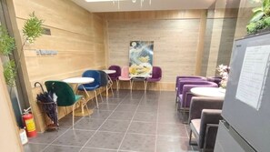 Dining - Luxury Executive Ensuite • Queen Bed • Full Window Light • 1 Min to MRT (Taipei City)