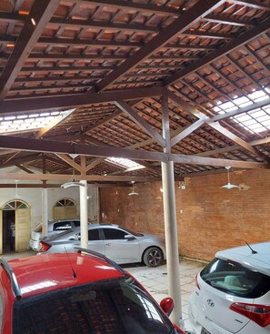 Avgiftsfri parkering